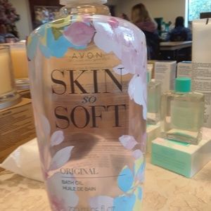 25 oz Avon skin so soft bath oil